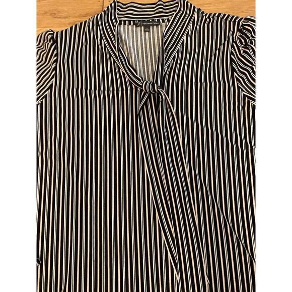 Adrianna Papell, women's stripped blouse with front collar tie size large - Picture 3 of 9